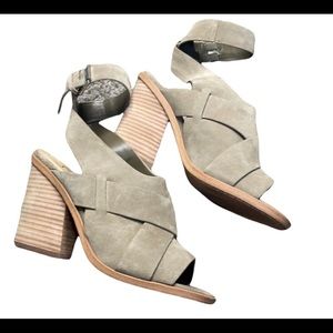 MARC FISHER GRAY/BIEGE SUEDE STACKED HEEL SANDAL SZ 7.5